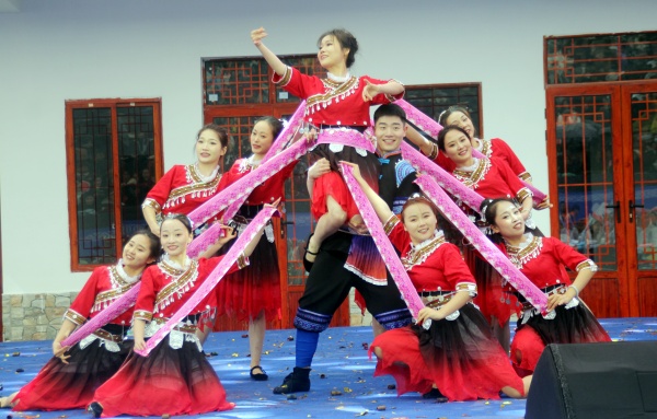 蝶飞宝佤・踩山迎福  2026 古蔺大寨宝佤踩山节盛大举行