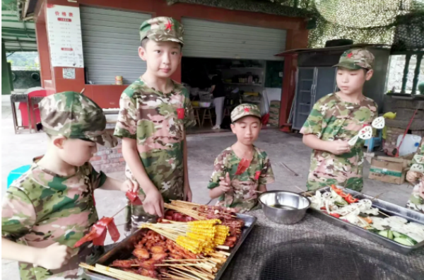 拥抱春天 遇见成长——泸州国防绿苑2026春假成长营火热招募中(图4) 微信图片_20260322165732_3259_12.png