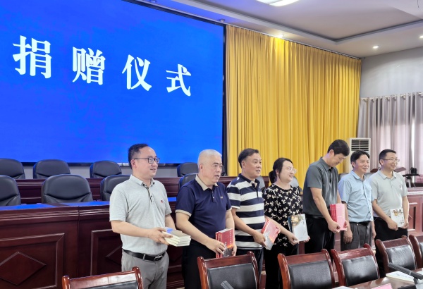 泸州市作协散文创作暨廖泳清、胡绪华作品研讨会在大桥镇举行(图2) 微信图片_20260523182142_134_517.jpg