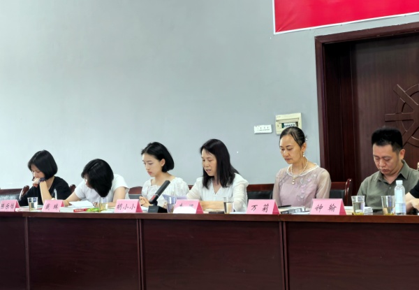 泸州市作协散文创作暨廖泳清、胡绪华作品研讨会在大桥镇举行(图3) 微信图片_20260523182440_142_517.jpg