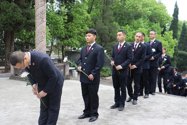 古蔺县检察院开展清明祭英烈活动(图3)