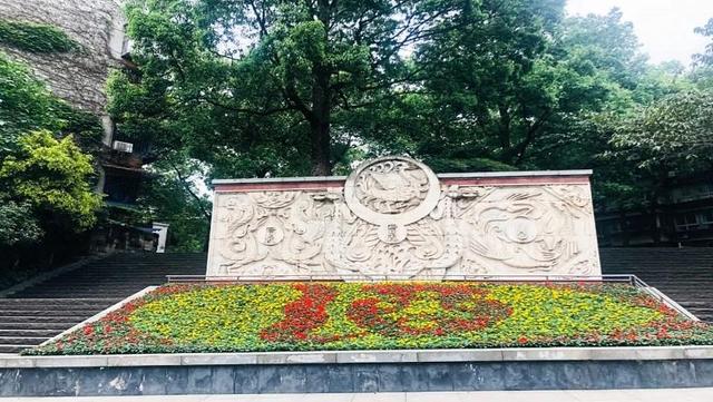 100万盆鲜花妆点酒城 助力酒博会(图2)