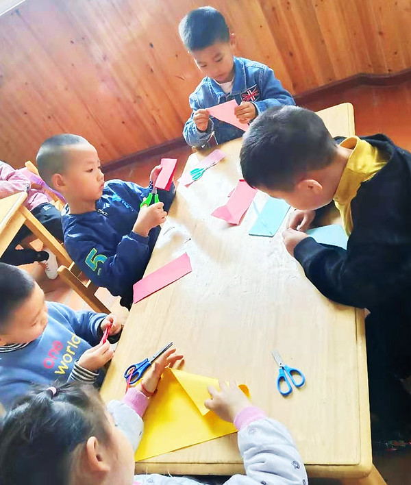 纳溪天仙镇中心幼儿园开展“妈妈，我爱你”母亲节活动(图3)