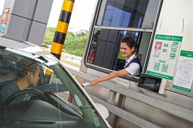 8月27日零时起 G8515荣泸高速公路正式收费运营(图5)