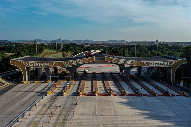 8月27日零时起 G8515荣泸高速公路正式收费运营(图4)