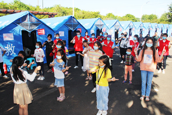 泸县地震赈灾现场 活跃着圆梦关爱志愿者身影(图8)