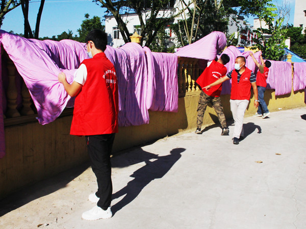 泸县地震赈灾现场 活跃着圆梦关爱志愿者身影(图5)