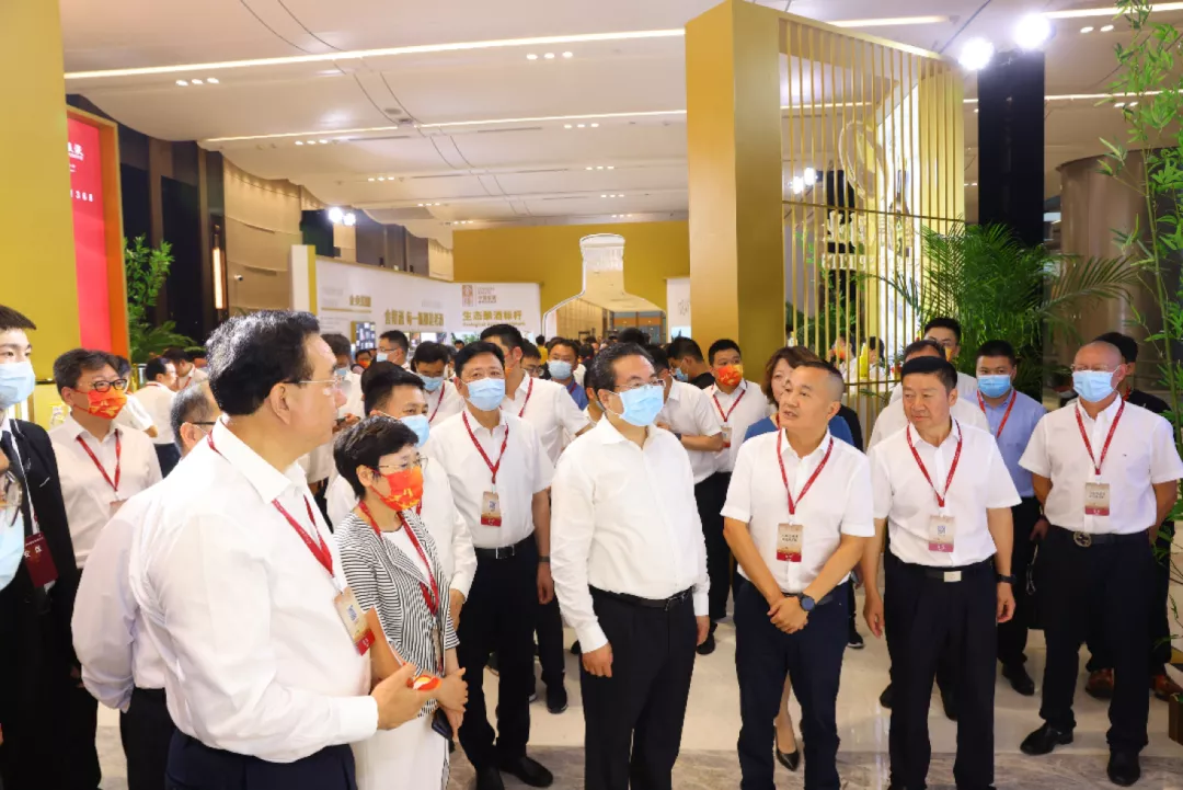 “川酒全国行”走进杭州 泸州老窖展示川酒品质与魅力(图3)